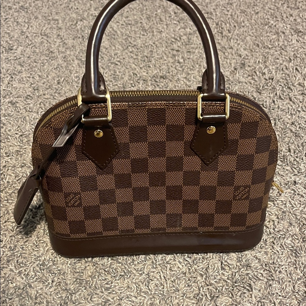 Authentic Louis Vuitton Alma bb - Picture 8 of 12
